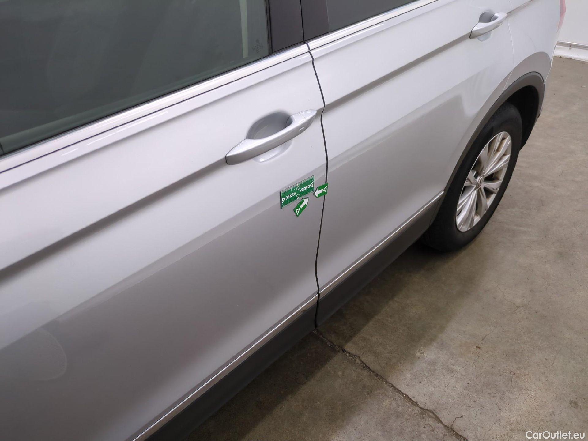  Volkswagen  Tiguan VOLKSWAGEN  / 2016 / 5P / SUV 2.0 TDI 150 DSG7 Confortline Business #52