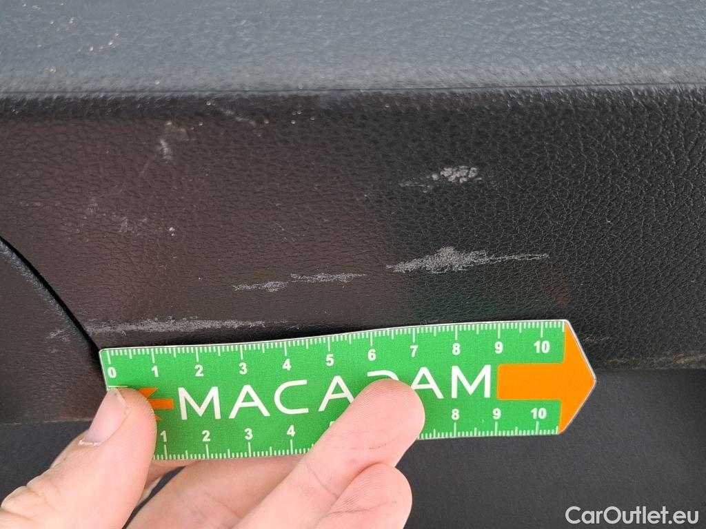  Volkswagen  Golf  VII Berline Confortline Business BMT 2.0 TDI 150CV BVA7 E6dT #28