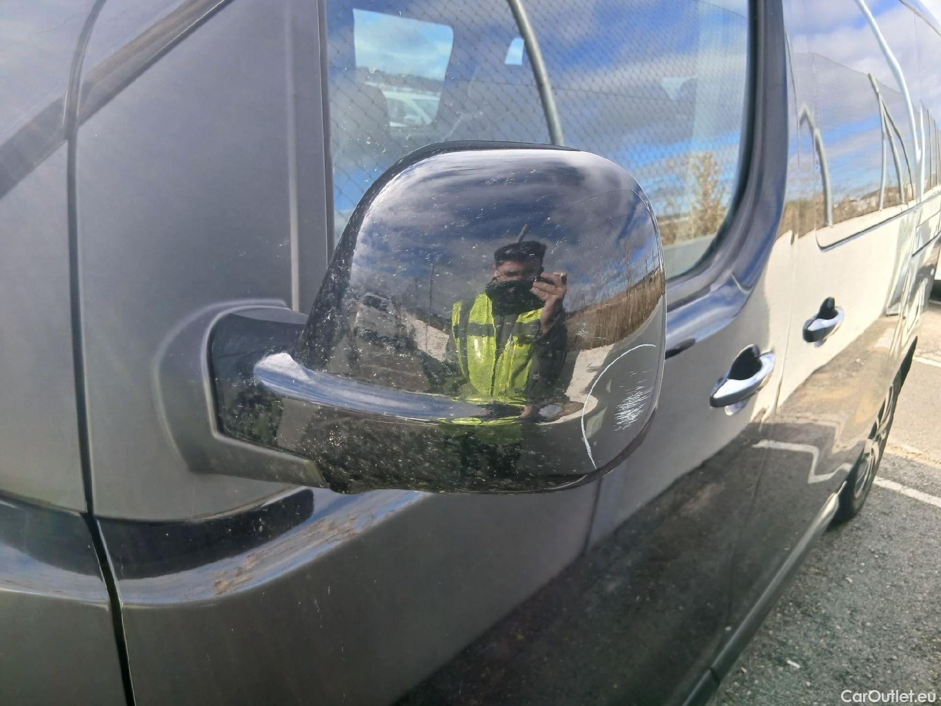  Toyota  Proace TOYOTA  Verso / 2017 / 5P / monovolumen 2.0D 180CV FAMILY ADVANCE PACK L1 AUTO #33