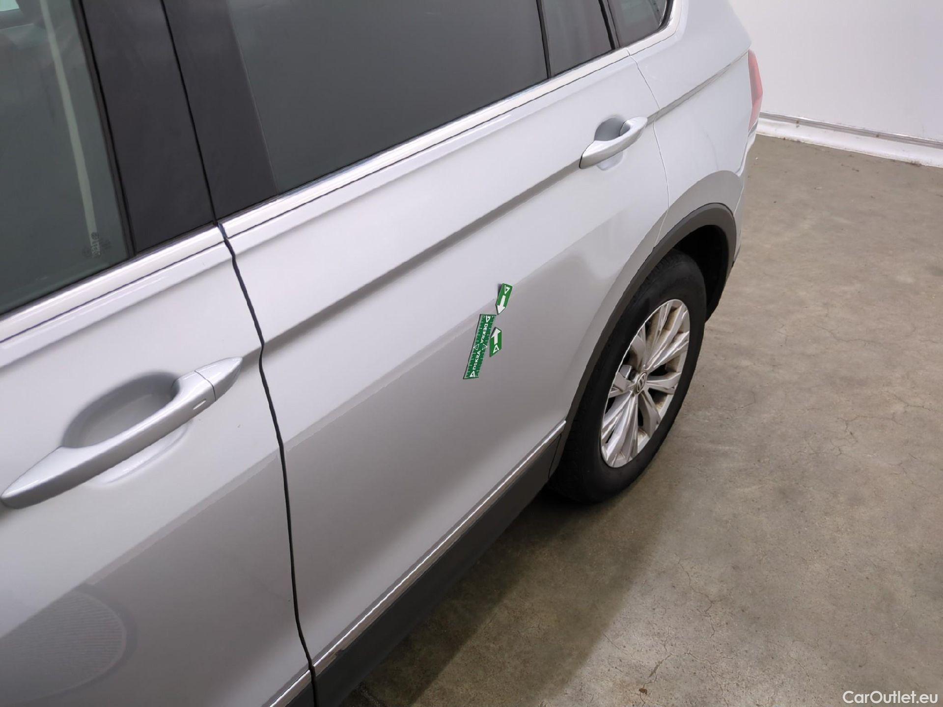  Volkswagen  Tiguan VOLKSWAGEN  / 2016 / 5P / SUV 2.0 TDI 150 DSG7 Confortline Business #58