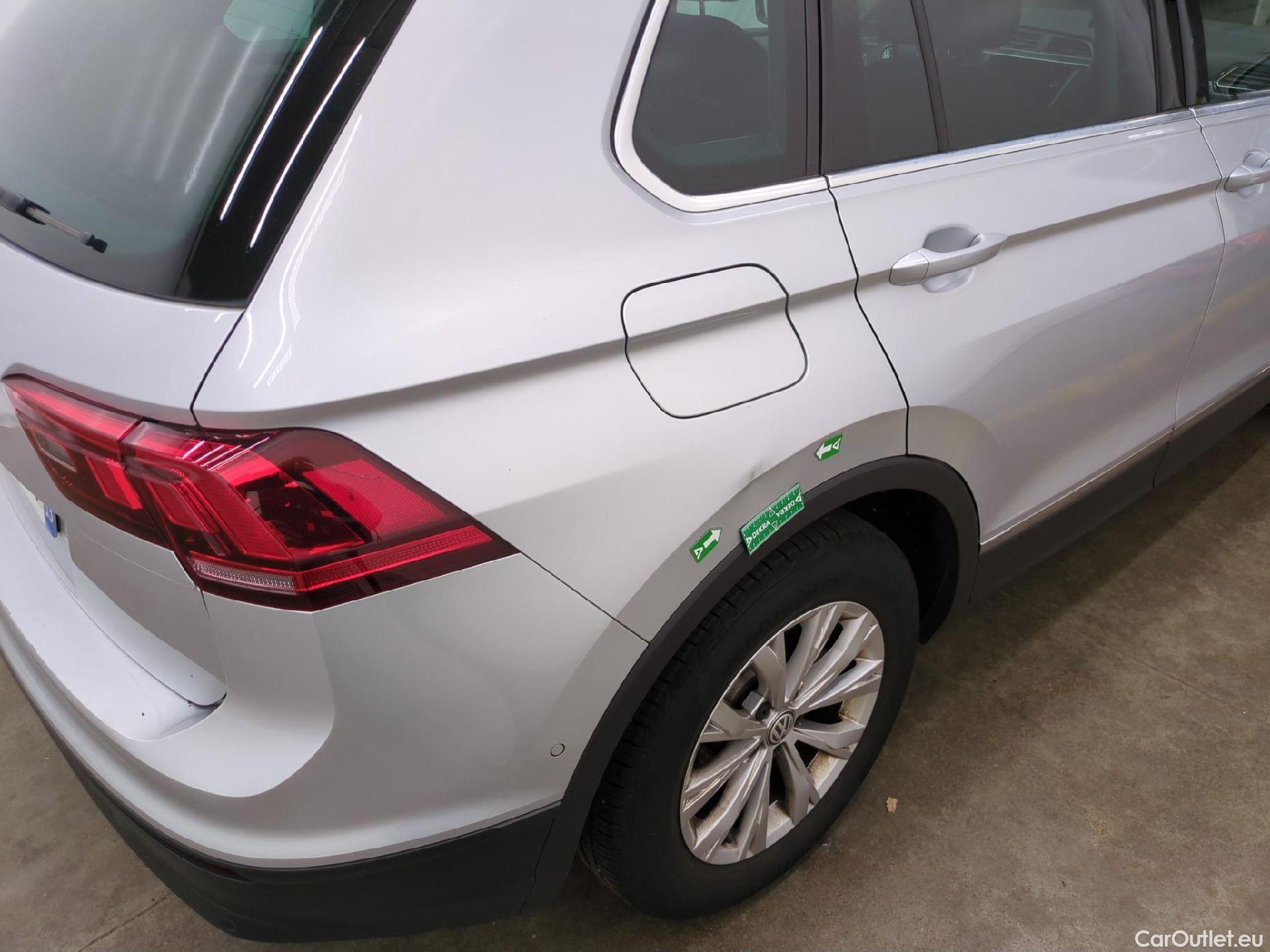  Volkswagen  Tiguan VOLKSWAGEN  / 2016 / 5P / SUV 2.0 TDI 150 DSG7 Confortline Business #20