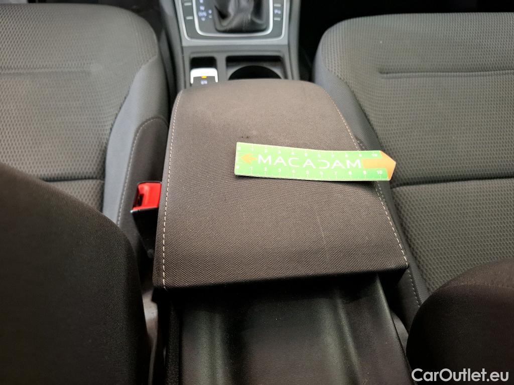  Volkswagen  Golf  VII Berline Confortline Business BMT 2.0 TDI 150CV BVA7 E6dT #31