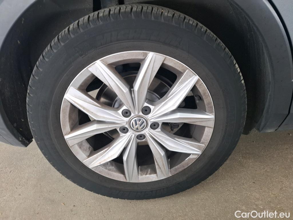  Volkswagen  Tiguan VOLKSWAGEN  5p SUV 2.0 TDI 150 DSG7 Carat #19