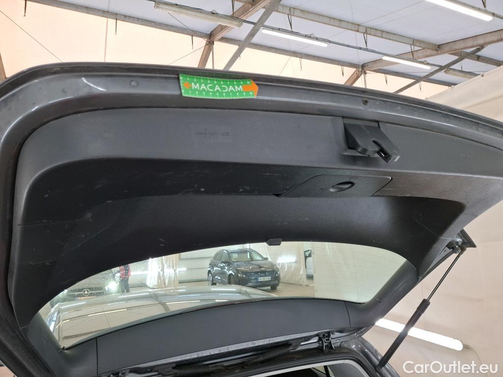  Volkswagen  Golf  VII Berline Confortline Business BMT 2.0 TDI 150CV BVA7 E6dT #24