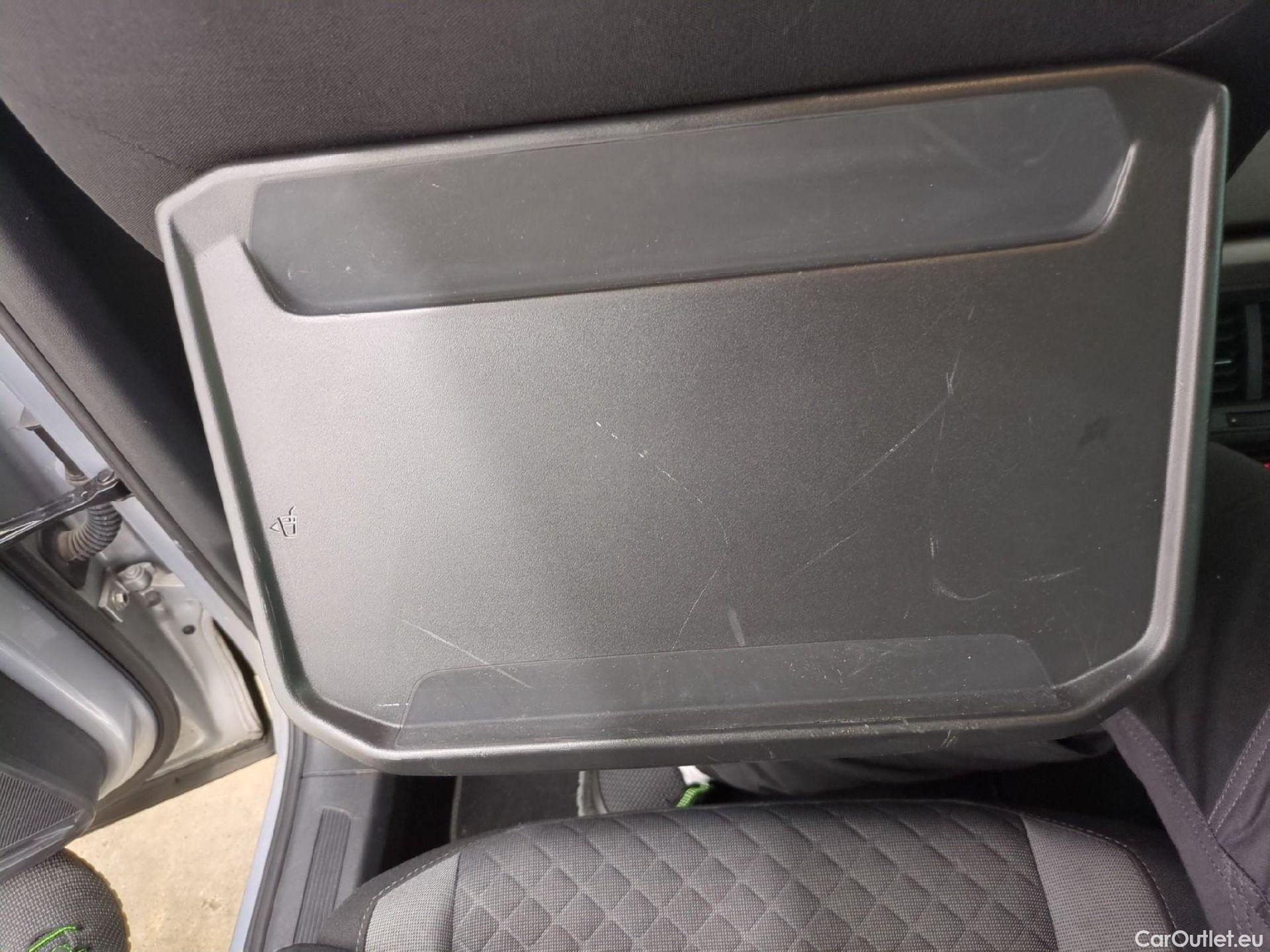  Volkswagen  Tiguan VOLKSWAGEN  / 2016 / 5P / SUV 2.0 TDI 150 DSG7 Confortline Business #4