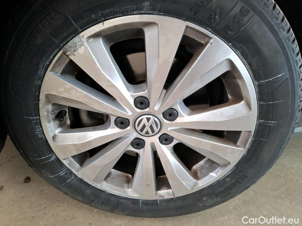  Volkswagen  Golf  VII Berline Confortline Business BMT 2.0 TDI 150CV BVA7 E6dT #17