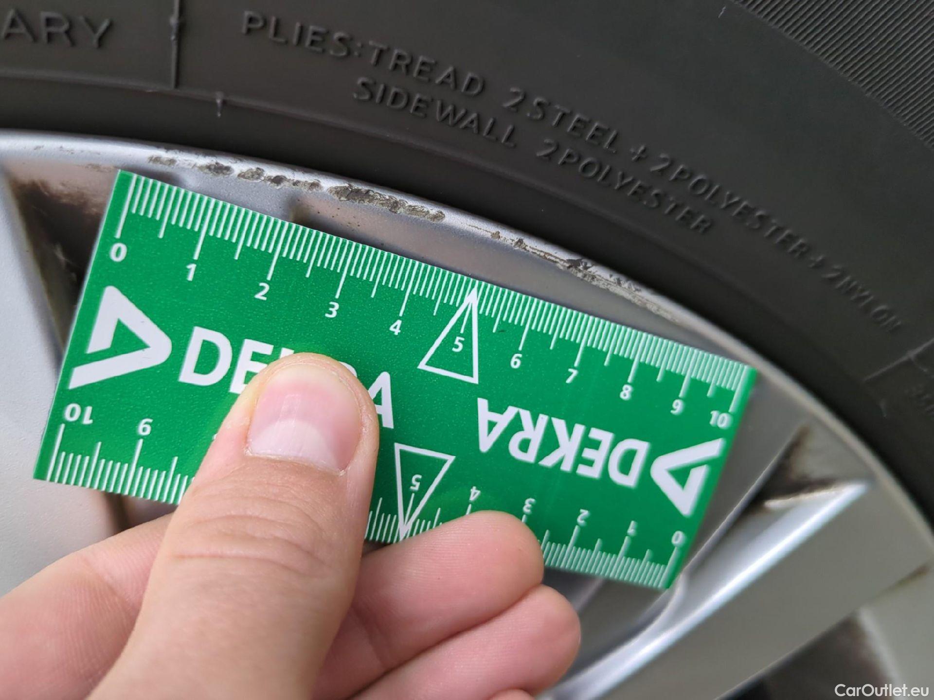  Volkswagen  Tiguan VOLKSWAGEN  / 2016 / 5P / SUV 2.0 TDI 150 DSG7 Confortline Business #13