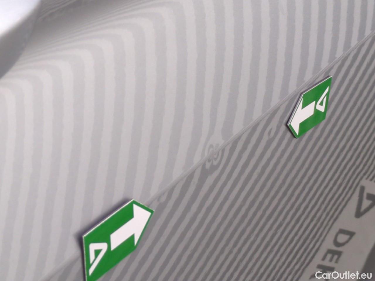  Volkswagen  Tiguan VOLKSWAGEN  / 2016 / 5P / SUV 2.0 TDI 150 DSG7 Confortline Business #42