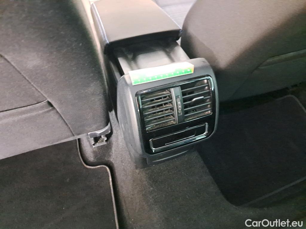  Volkswagen  Passat VOLKSWAGEN  SW / 2019 / 5P / Break 1.4 TSI DSG HYBRIDE REC SW GTE BUSINESS(SL) #5