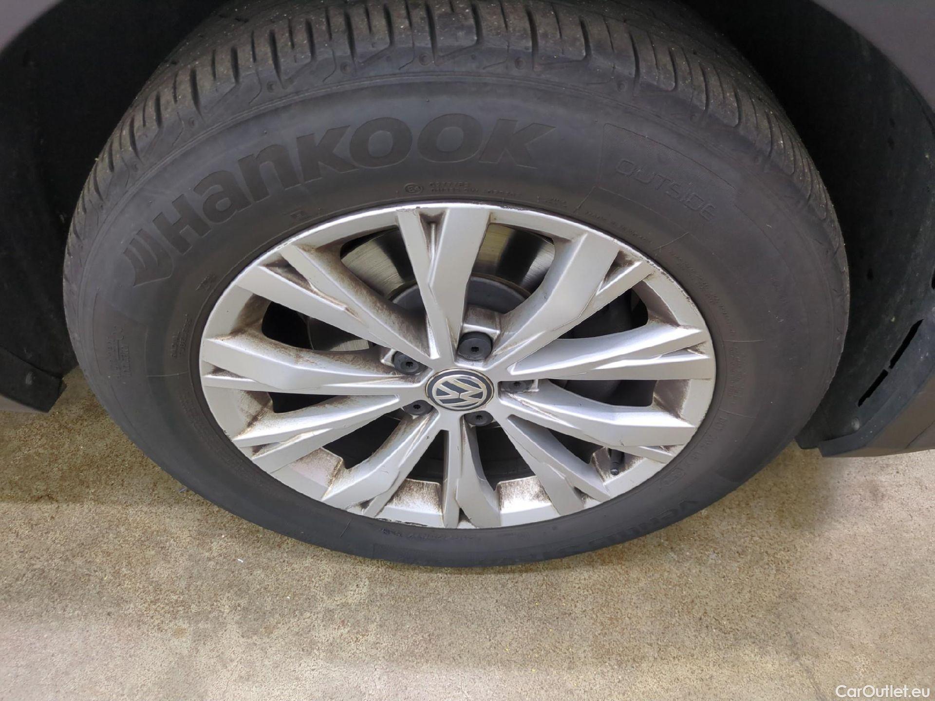  Volkswagen  Tiguan VOLKSWAGEN  / 2016 / 5P / SUV 2.0 TDI 150 DSG7 Confortline Business #11