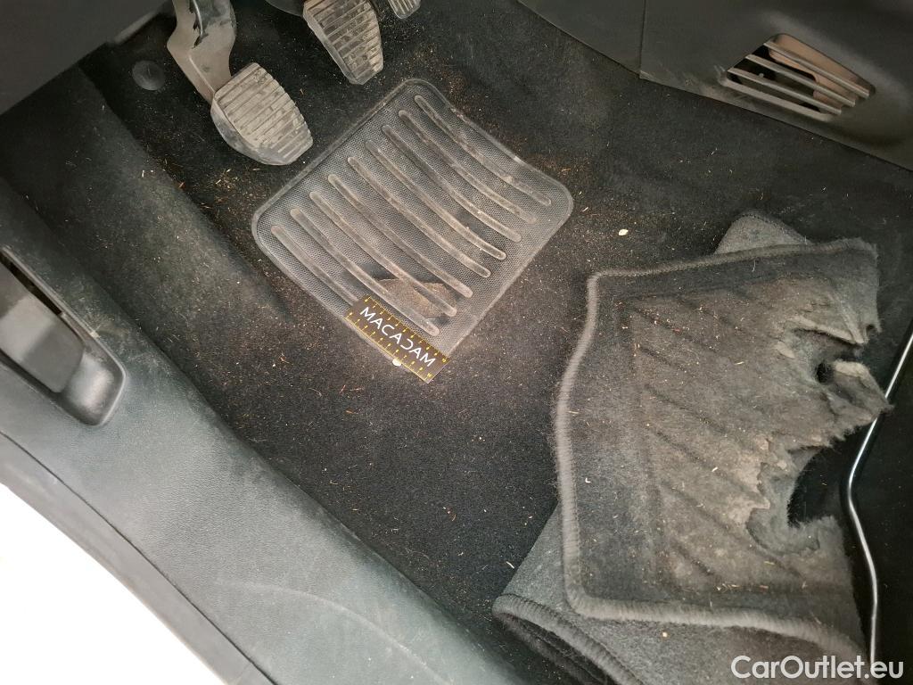  Peugeot  208 PEUGEOT  Affaire / 2015 / 5P / Berline &BlueHDi 100 €6.c S&S PREMIUM PACK #15