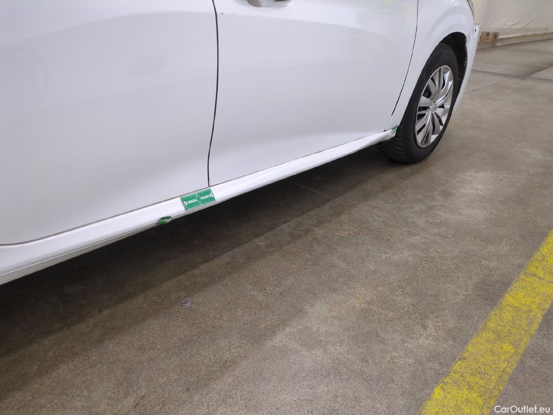  Peugeot  208  Premium 1.5 HDi 100CV BVM6 E6d #45