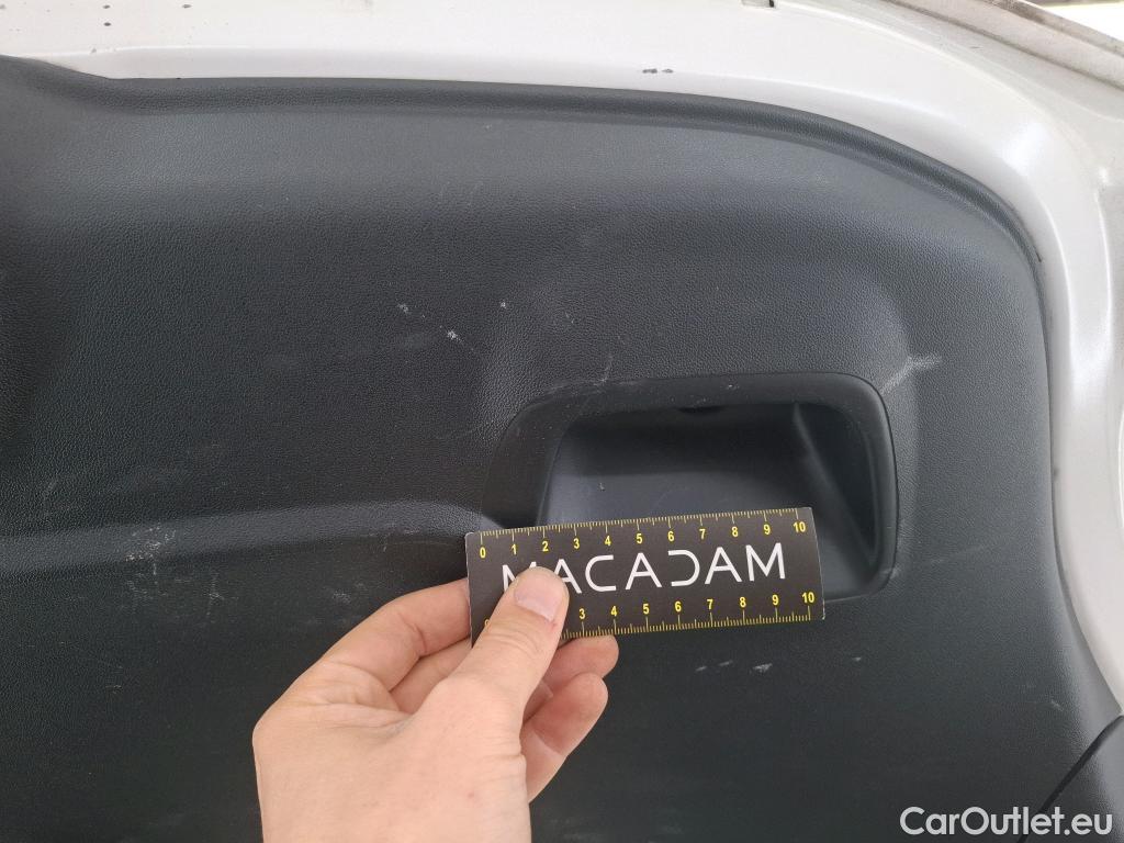  Peugeot  208 PEUGEOT  Affaire / 2015 / 5P / Berline &BlueHDi 100 €6.c S&S PREMIUM PACK #24