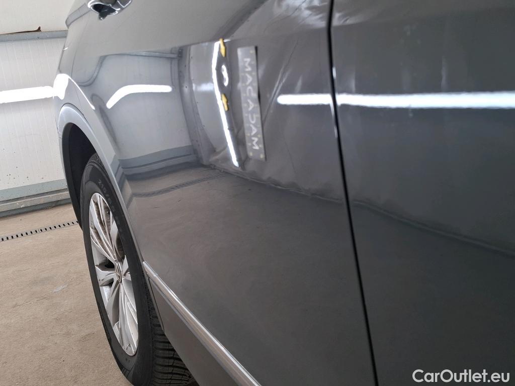  Volkswagen  Tiguan VOLKSWAGEN  / 2020 / 5P / SUV 2.0 TDI 150 DSG7 Life Business #47