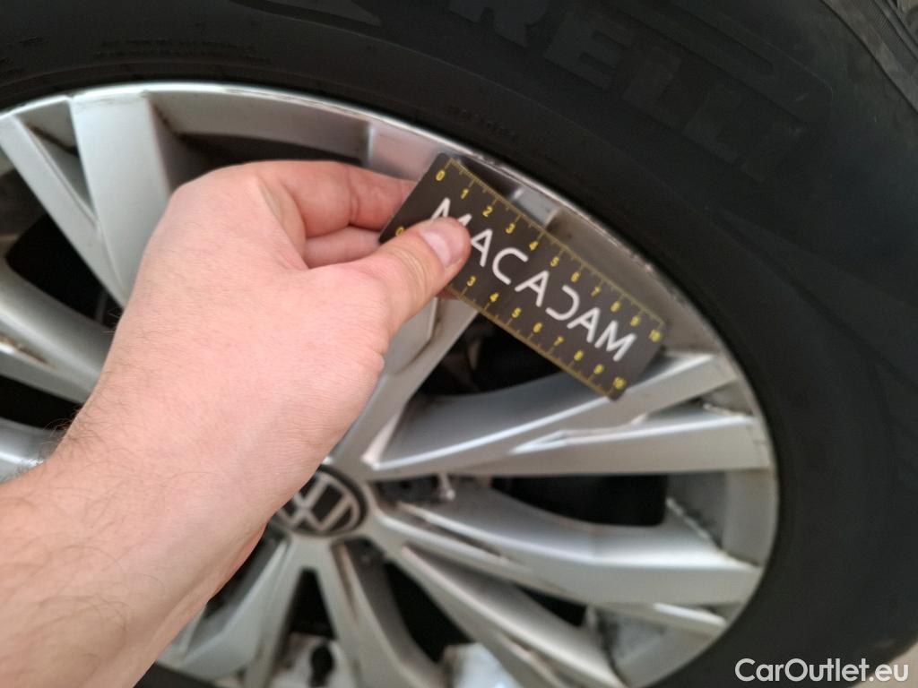  Volkswagen  Tiguan VOLKSWAGEN  / 2020 / 5P / SUV 2.0 TDI 150 DSG7 Life Business #44