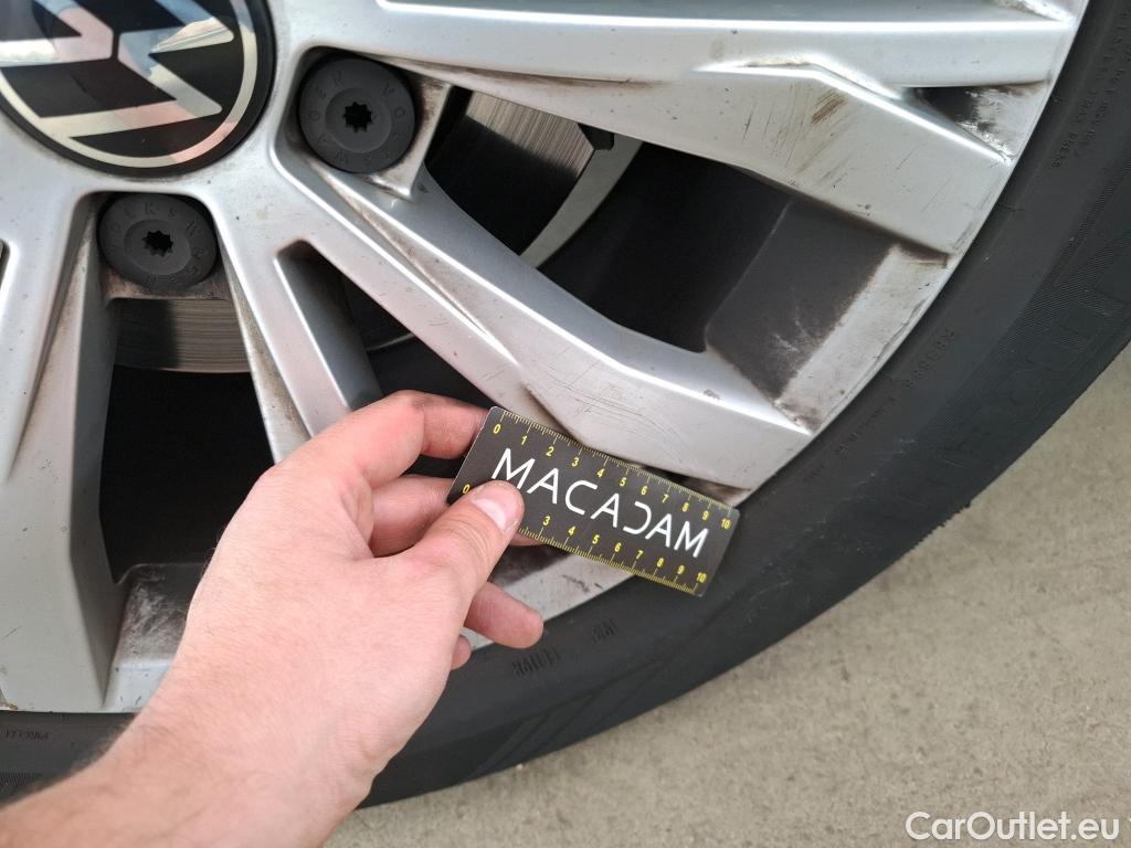  Volkswagen  Tiguan VOLKSWAGEN  / 2020 / 5P / SUV 2.0 TDI 150 DSG7 Life Business #38