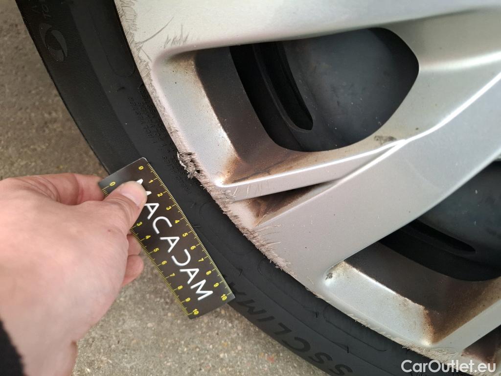  Peugeot  208 PEUGEOT  Affaire / 2015 / 5P / Berline &BlueHDi 100 €6.c S&S PREMIUM PACK #29