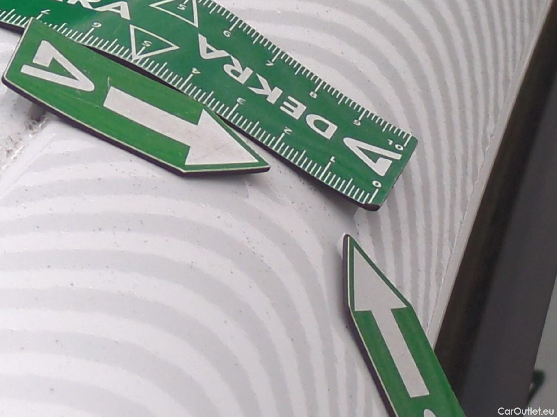  Peugeot  208  Premium 1.5 HDi 100CV BVM6 E6d #33