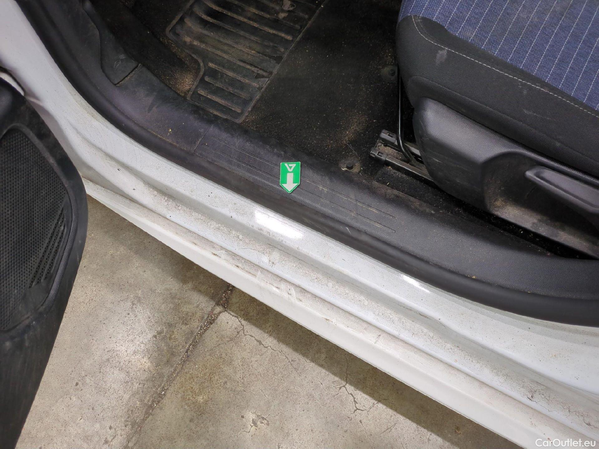  Peugeot  208  Premium 1.5 HDi 100CV BVM6 E6d #5