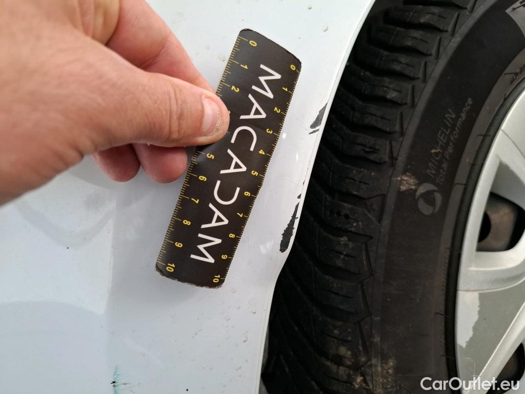  Renault  Clio  IV Air 1.5 dCi 75CV BVM5 E5 #17