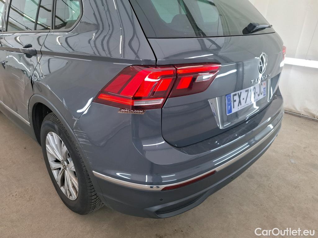  Volkswagen  Tiguan VOLKSWAGEN  / 2020 / 5P / SUV 2.0 TDI 150 DSG7 Life Business #24