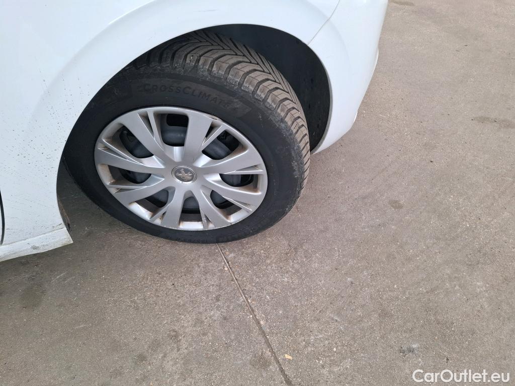  Peugeot  208 PEUGEOT  Affaire / 2015 / 5P / Berline &BlueHDi 100 €6.c S&S PREMIUM PACK #30