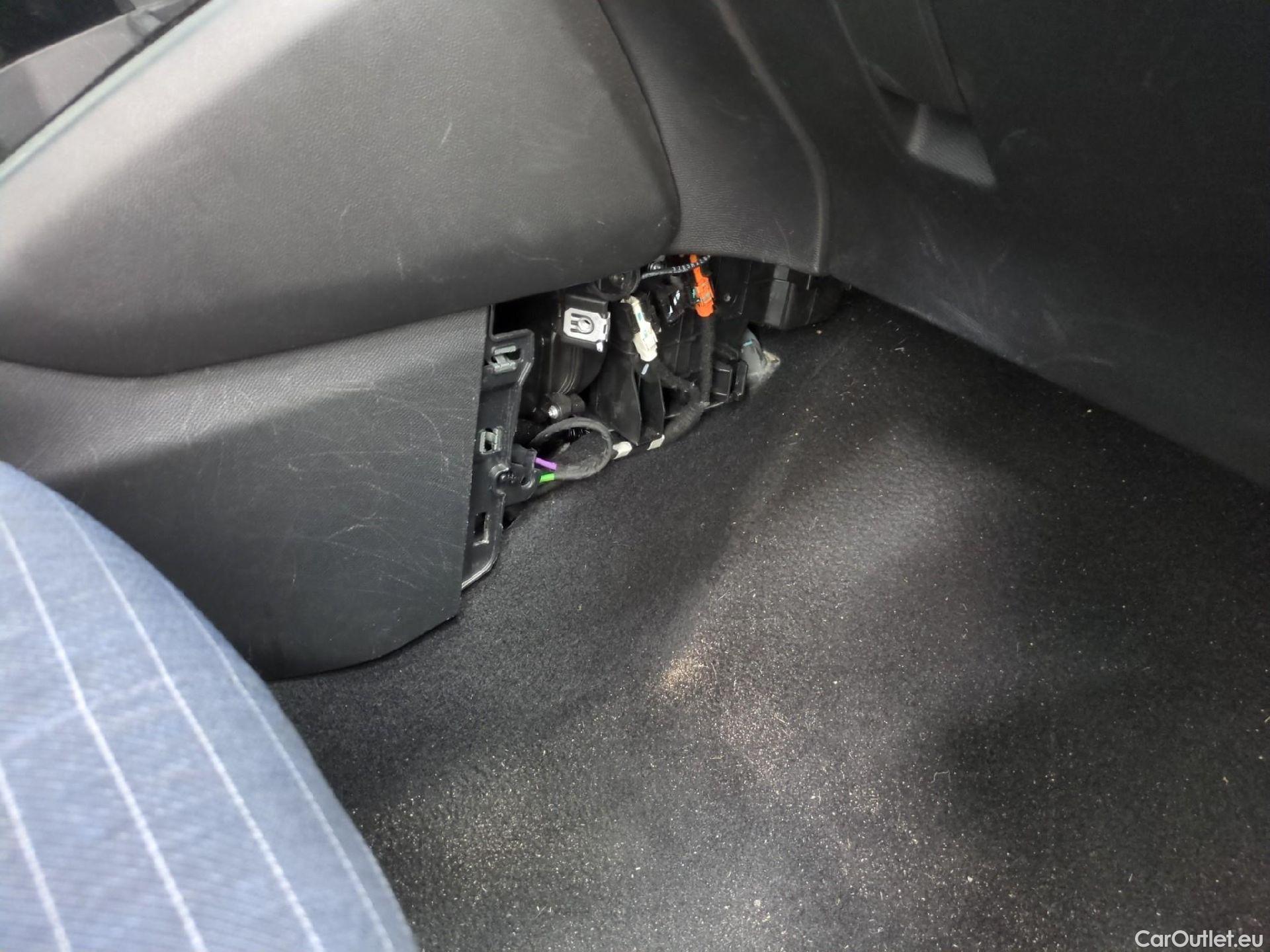  Peugeot  208  Premium 1.5 HDi 100CV BVM6 E6d #8