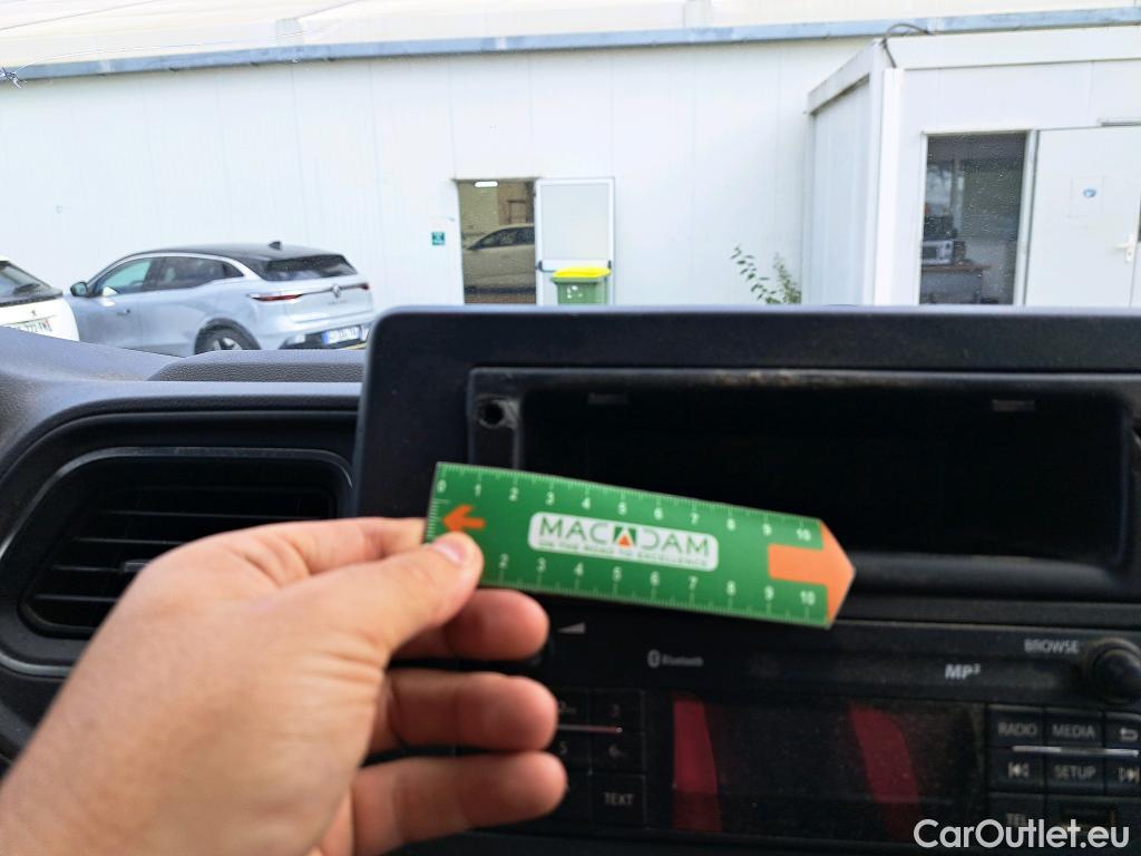  Renault  Master  III Fourgon L3H2 3 5 Grand Confort dCi 135CV BVM6 E6dT 7 PLACES #72