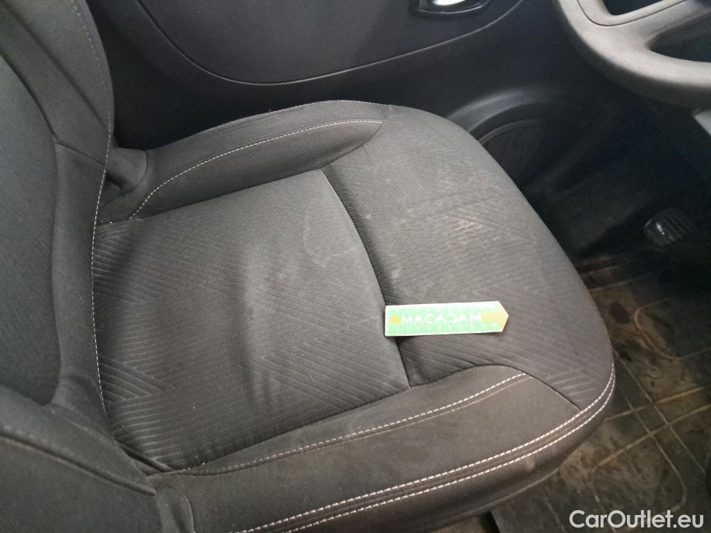  Renault  Trafic RENAULT  / 2019 / 4P / Fourgon tole NV FG GCF L1H1 1200 dCi 120 #36