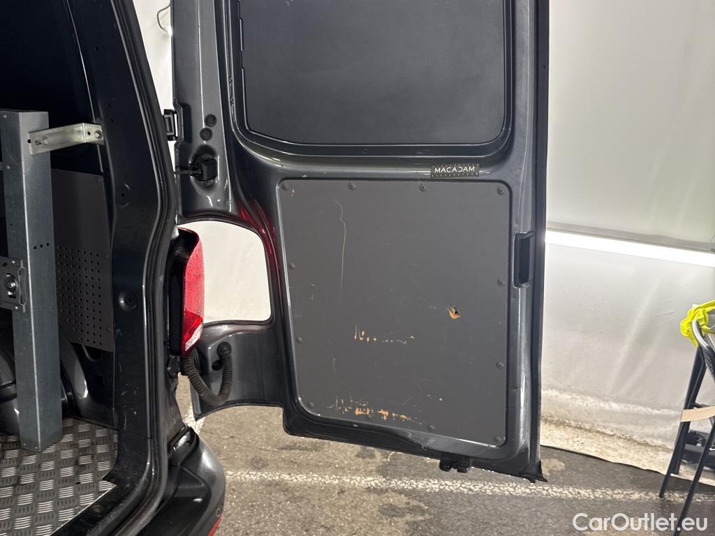  Volkswagen  Transporter VOLKSWAGEN  / 2019 / 4P / Fourgon tôlé 2.0 TDi 110 L1H1 Business #13