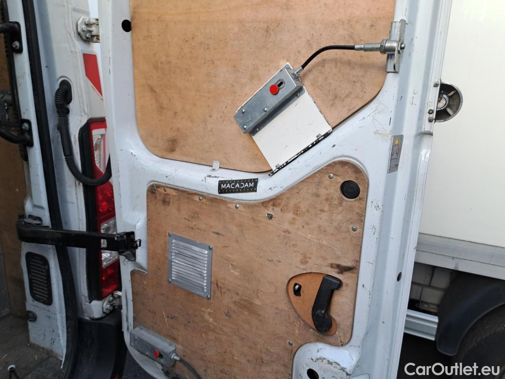  Renault  Master  III Fourgon L3H2 3 5 Grand Confort dCi 135CV BVM6 E6dT 7 PLACES #80