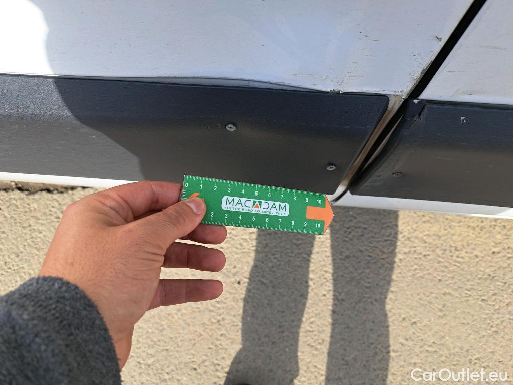  Renault  Master  III Fourgon L3H2 3 5 Grand Confort dCi 135CV BVM6 E6dT 7 PLACES #46