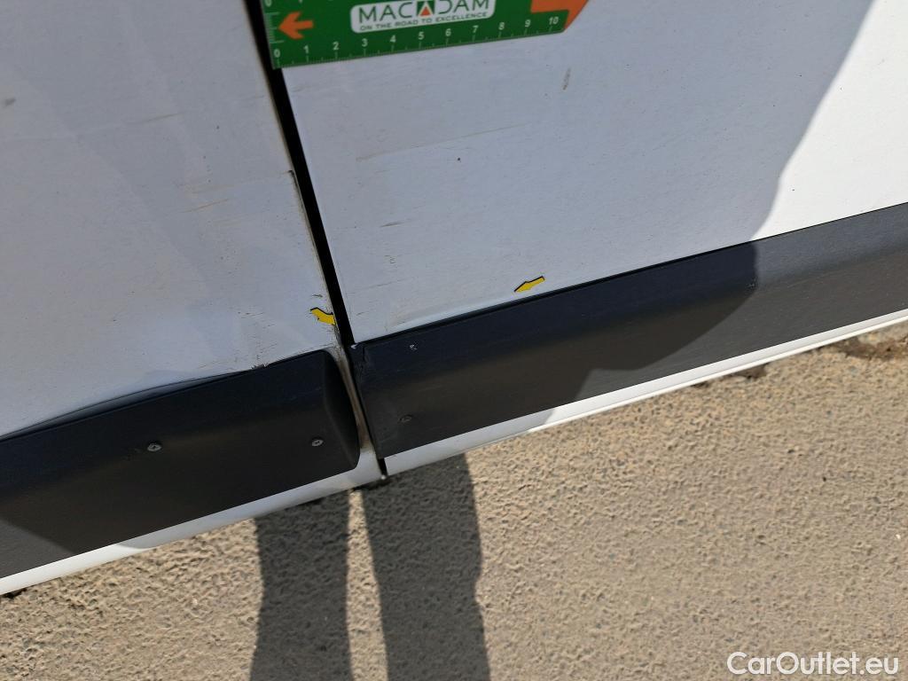  Renault  Master  III Fourgon L3H2 3 5 Grand Confort dCi 135CV BVM6 E6dT 7 PLACES #2