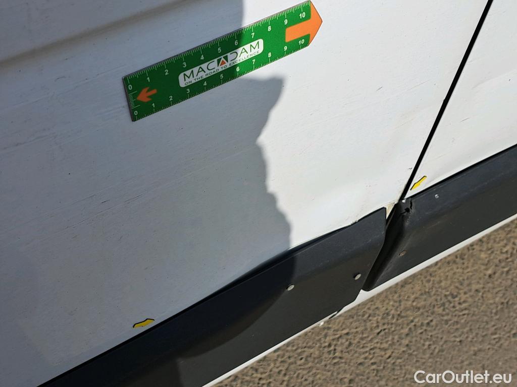  Renault  Master  III Fourgon L3H2 3 5 Grand Confort dCi 135CV BVM6 E6dT 7 PLACES #7