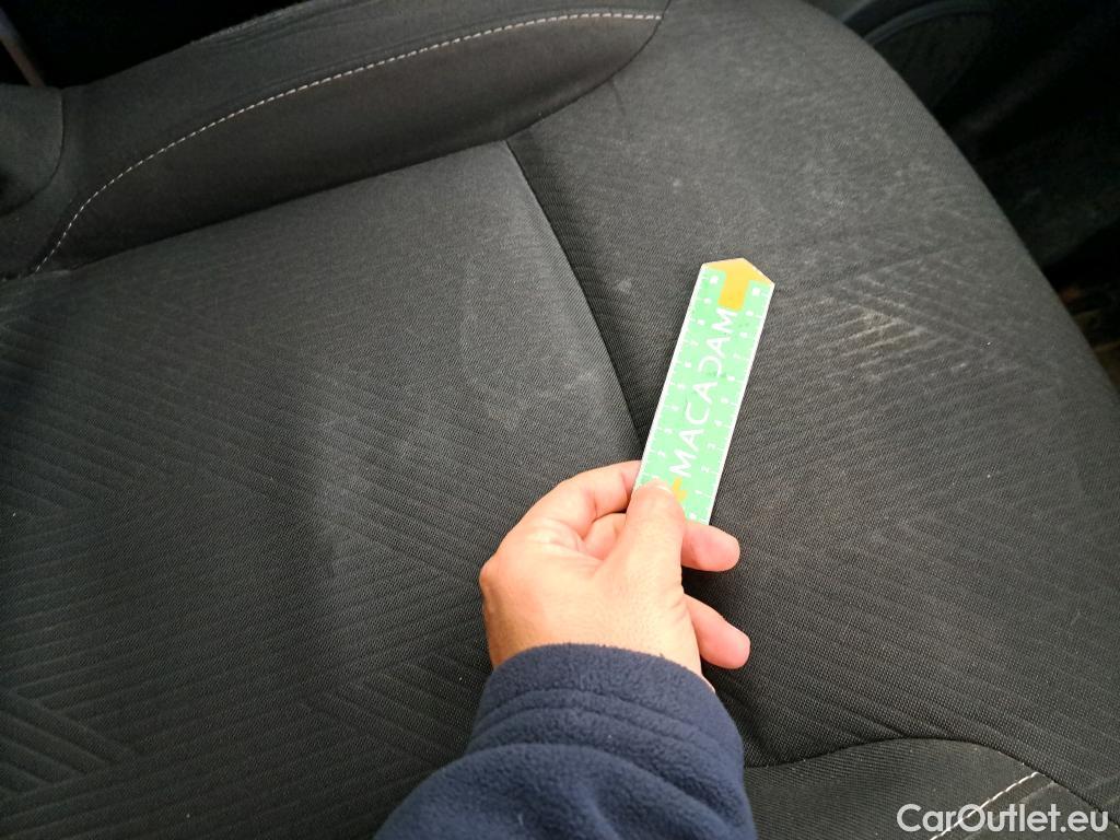  Renault  Trafic RENAULT  / 2019 / 4P / Fourgon tole NV FG GCF L1H1 1200 dCi 120 #37