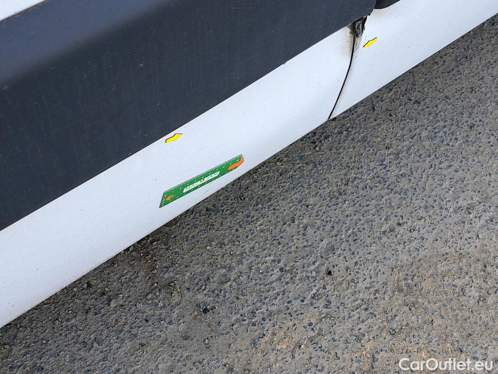  Renault  Master  III Fourgon L3H2 3 5 Grand Confort dCi 135CV BVM6 E6dT 7 PLACES #9