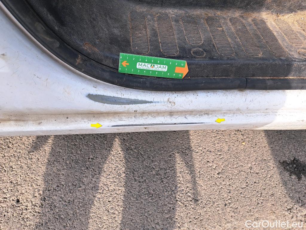  Renault  Master  III Fourgon L3H2 3 5 Grand Confort dCi 135CV BVM6 E6dT 7 PLACES #39