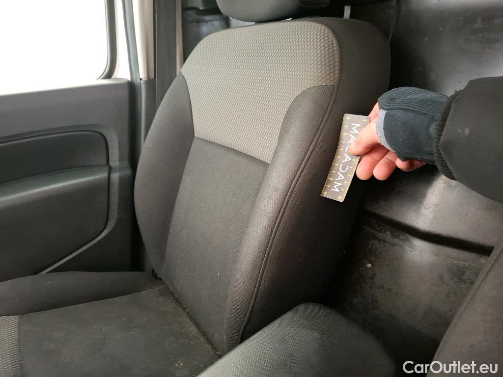  Renault  Kangoo RENAULT  Express / 2013 / 4P / Fourgonnette Gd Volume ExtraRLink - Blue dCi 95 #69