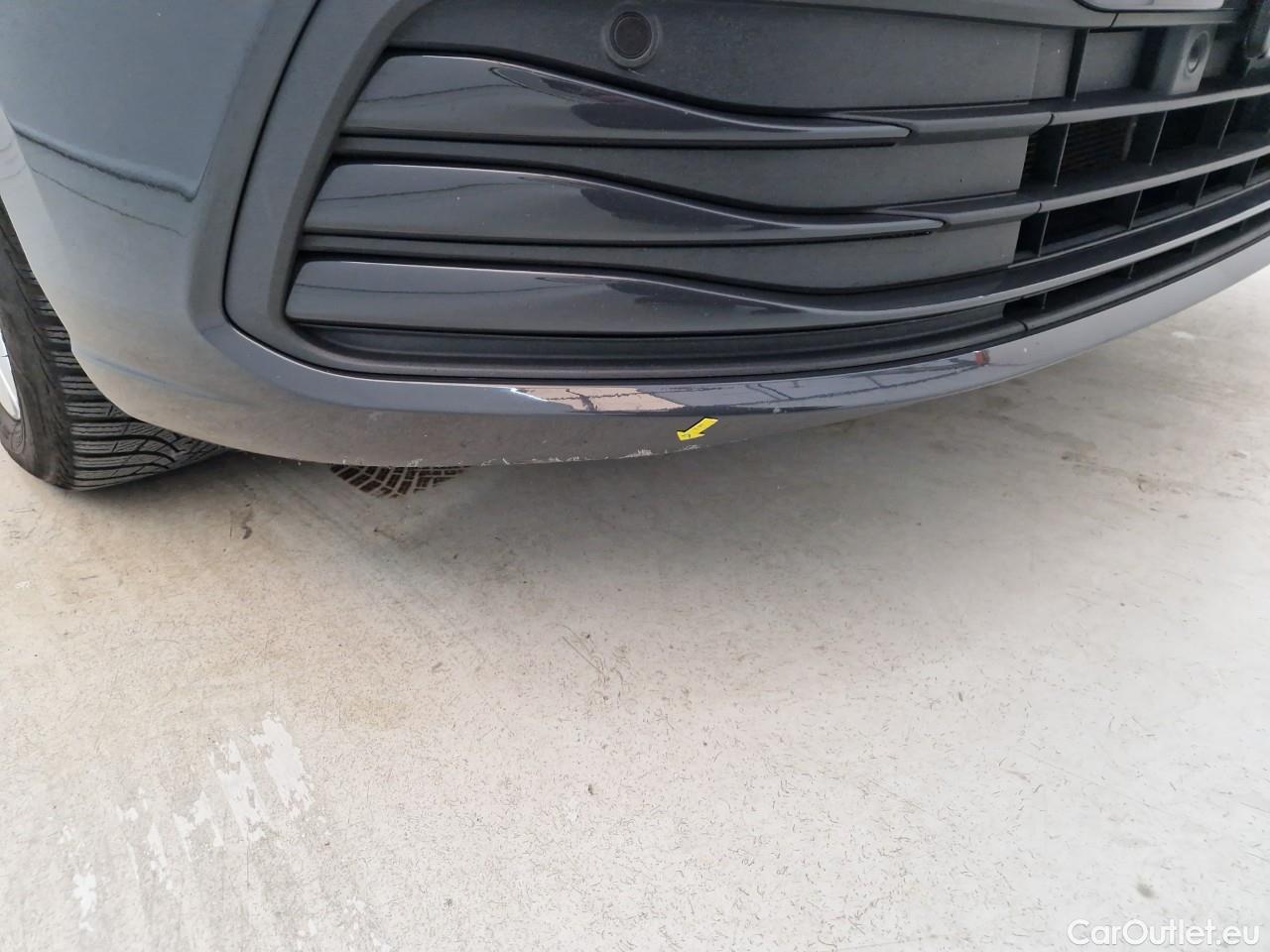  Volkswagen  Golf  2.0 TDI 116HP DSG Life Variant #9