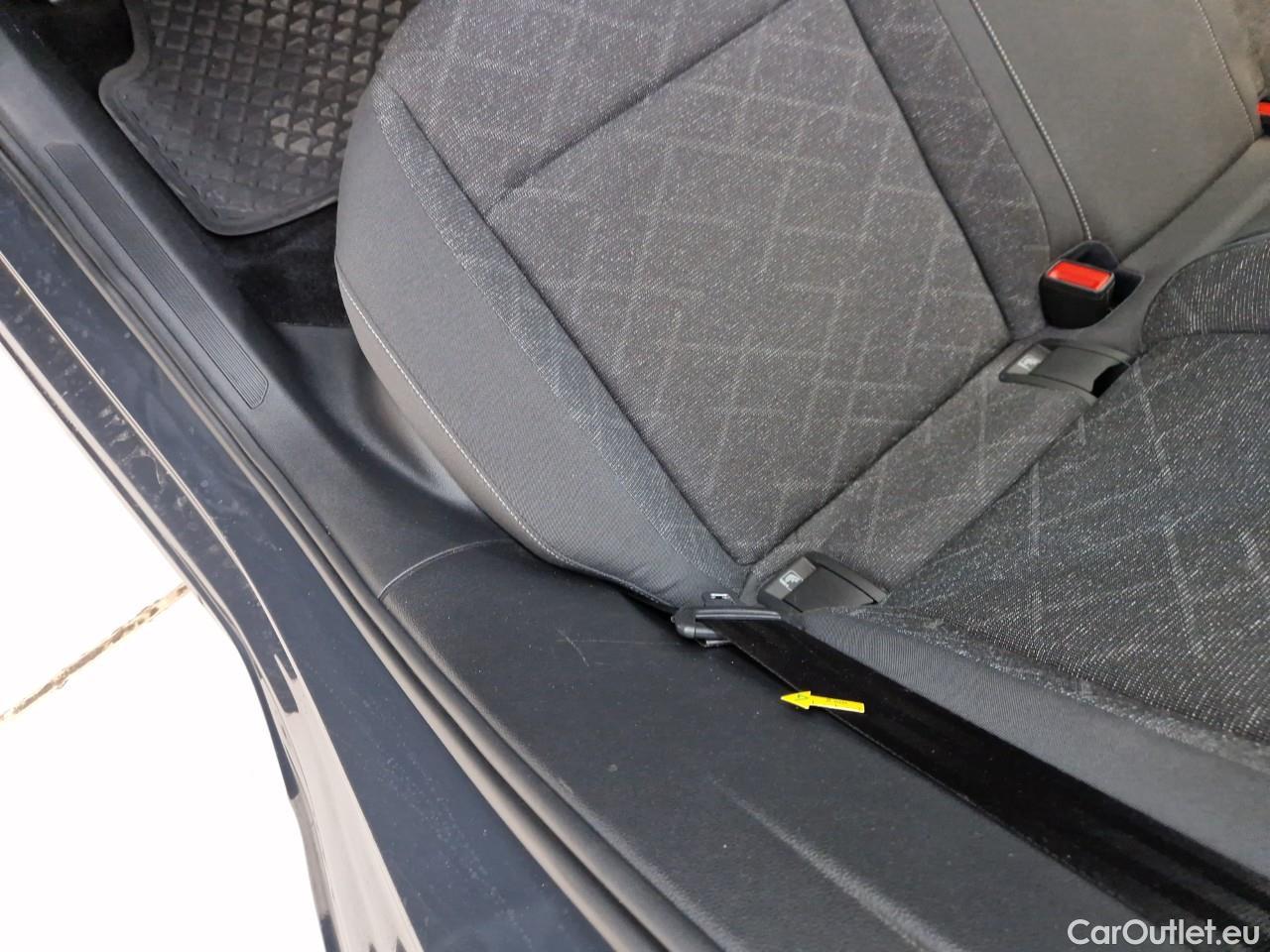  Volkswagen  Golf  2.0 TDI 116HP DSG Life Variant #36