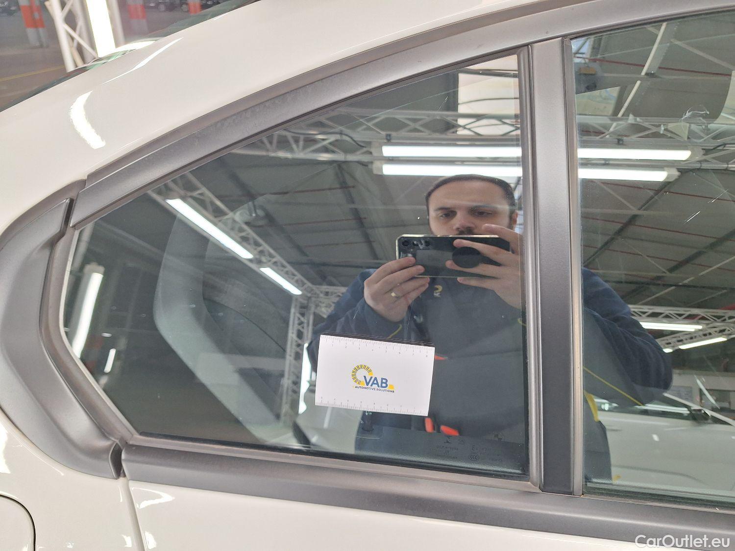  Bmw  Serie 3 BMW, 3-serie '18, BMW 3 Reeks Berline 318d (110 kW) 4d #13