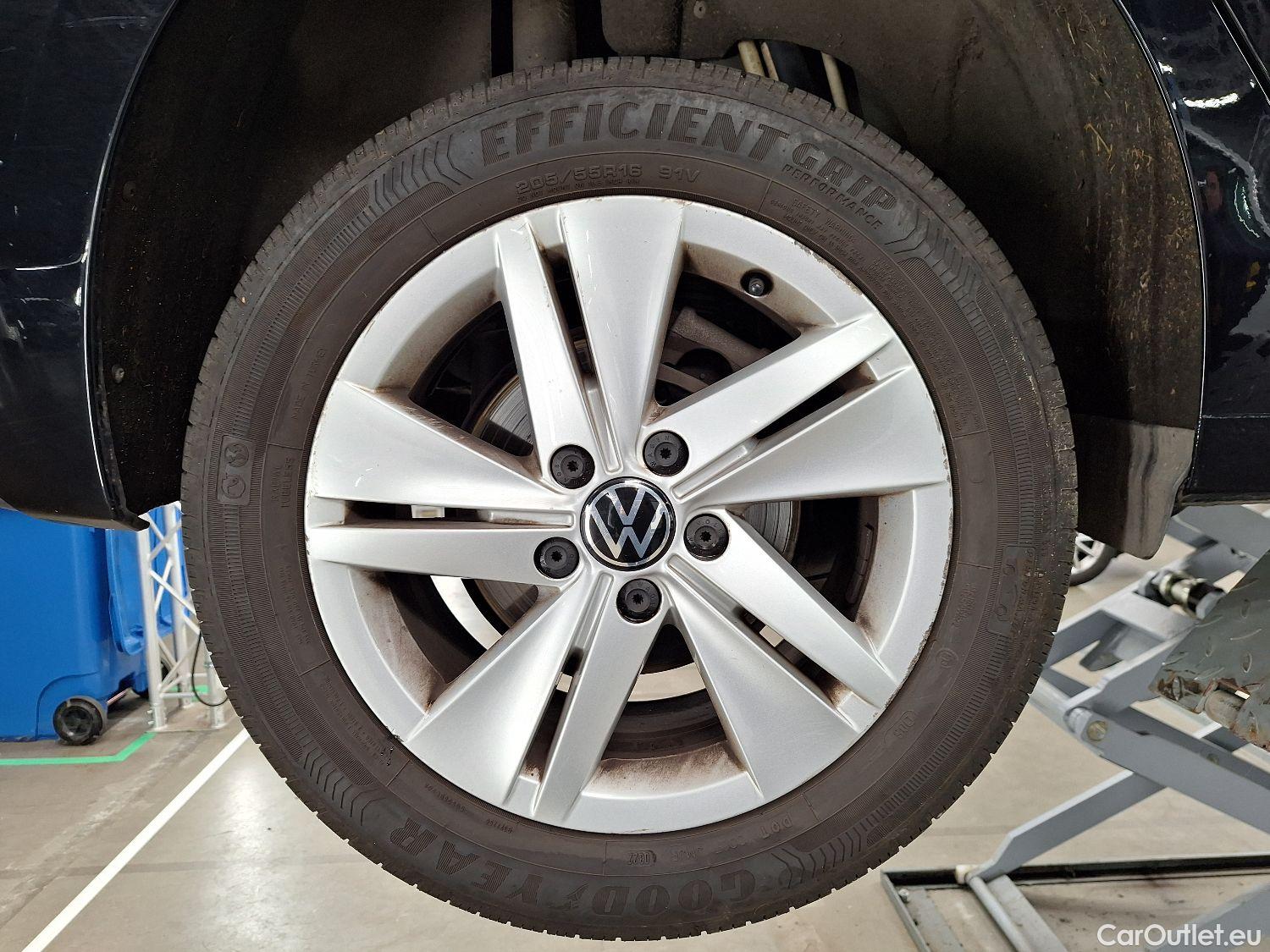  Volkswagen  Golf  VW, VIII '20, Volkswagen VIII 1.0 TSI 81kW Life 5d #3