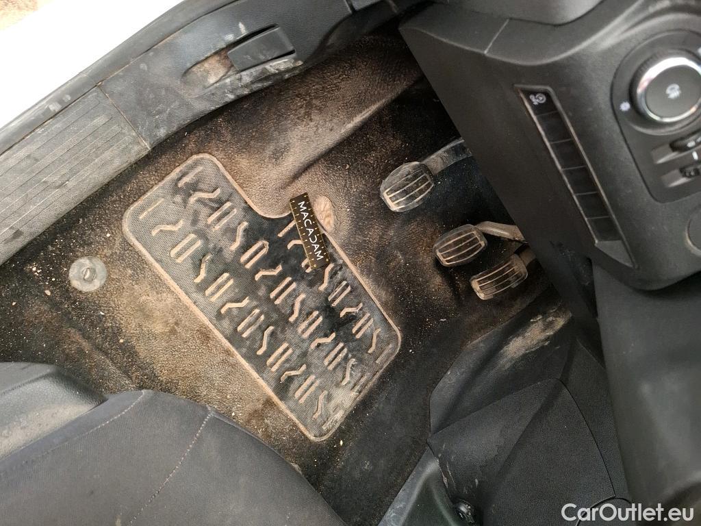  Opel  Combo OPEL  / 2018 / 4P / Fourgonnette 1.5 diesel 100chL1H1/stand CARGO PACK C #13