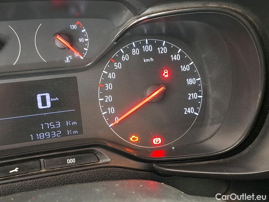  Opel  Combo OPEL  / 2018 / 4P / Fourgonnette 1.5 diesel 100chL1H1/stand CARGO PACK C #29