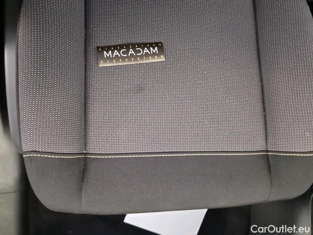  Citroen  C3  Société Feel Nav 1.2 PureTech 80CV BVM5 E6 #7