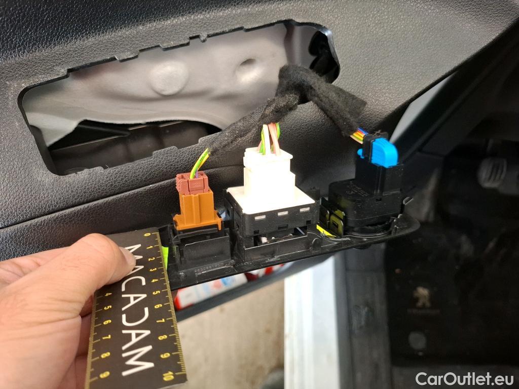  Peugeot  Partner PEUGEOT  VU 4p Fourgonnette BLUEHDI 100 S&S 950KG LONG GRIP #22