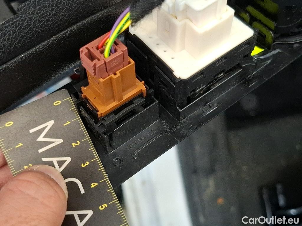  Peugeot  Partner PEUGEOT  VU 4p Fourgonnette BLUEHDI 100 S&S 950KG LONG GRIP #24