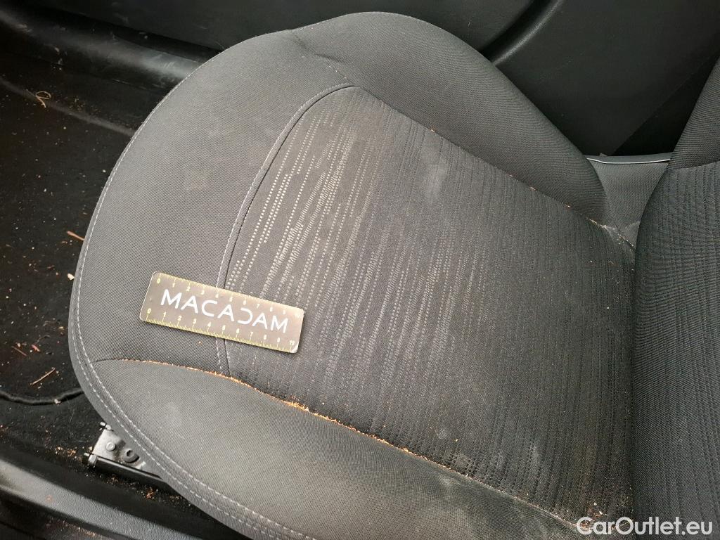  Peugeot  208 PEUGEOT  Affaire / 2015 / 5P / Berline BlueHDi 100 S&S PREMIUM PACK #31