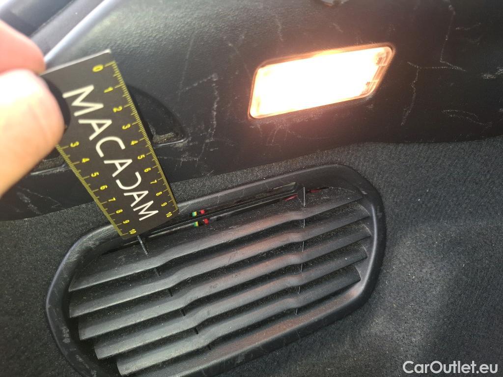  Peugeot  208  Affaire Premium 1.5 HDi 100CV BVM5 E6dT #113