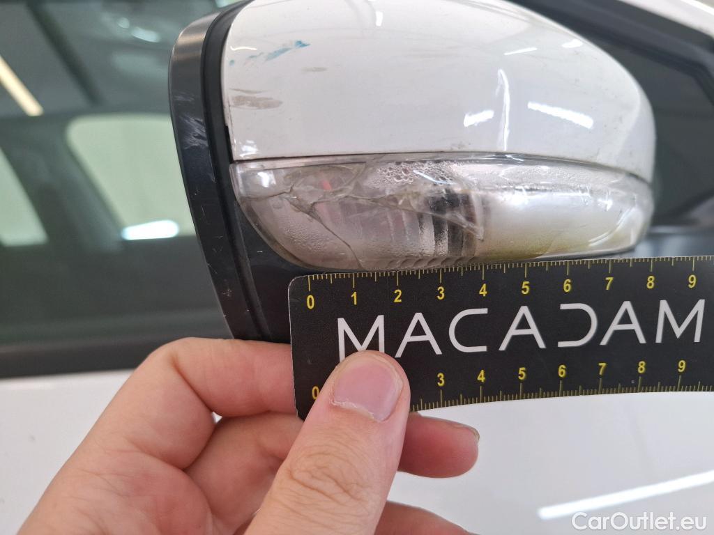  Peugeot  208 PEUGEOT  Affaire / 2015 / 5P / Berline BlueHDi 100 S&S PREMIUM PACK #30